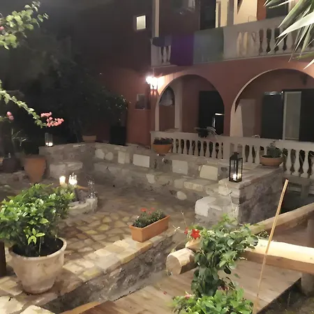 Kitchenette Pool 4 3*