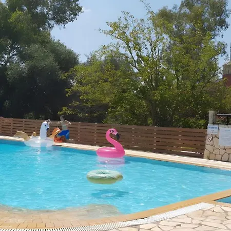 Kitchenette Pool 4 Guest house Gouvia