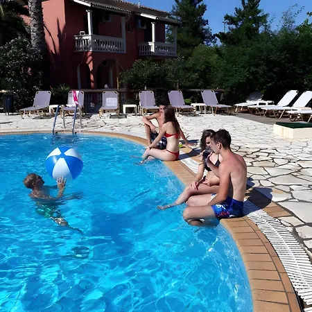 Kitchenette Pool 4 3*