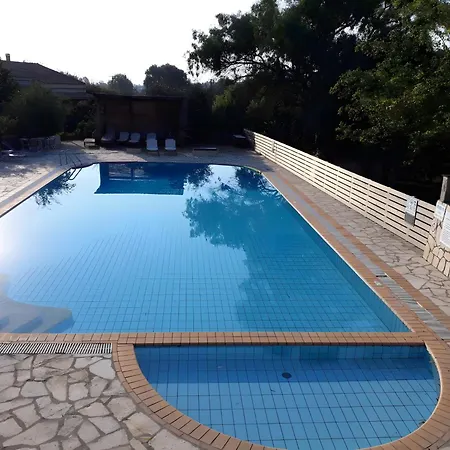 Kitchenette Pool 4 3*