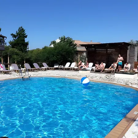 Kitchenette Pool 4 3*